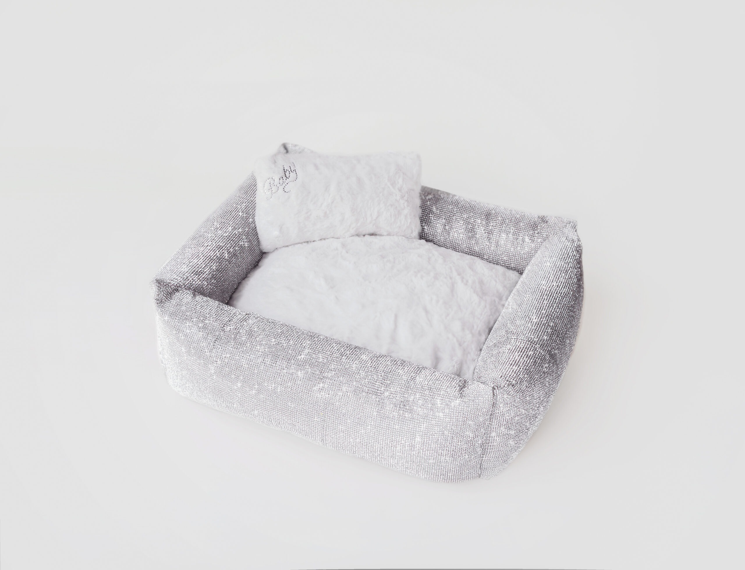 silver-crystal-dog-bed-hello-doggie